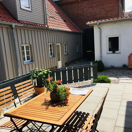 Ferienwohnung C Im Ferienhaus Antika 拉策堡 外观 照片